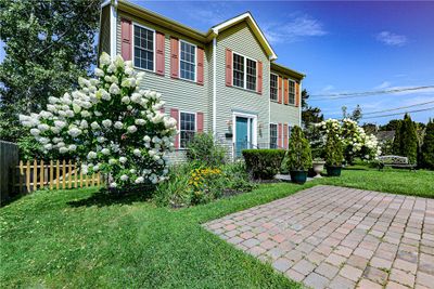 48 Dexter Court, House other with 4 bedrooms, 3 bathrooms and 2 parking in Middletown RI | Image 3