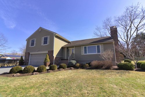 20 Harvest Hills Dr, North Bennington, VT, 05257-9123 | Card Image