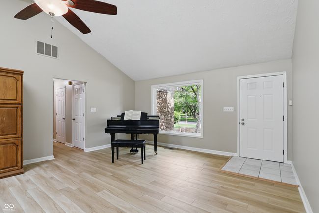 8218 San Carlos Ct, House other with 3 bedrooms, 2 bathrooms and null parking in Indianapolis IN | Image 6