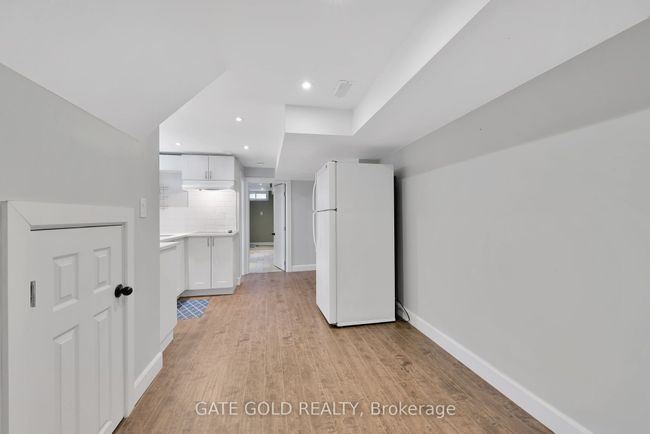 64 Nash Rd S, House other with 6 bedrooms, 2 bathrooms and 3 parking in Hamilton ON | Image 18
