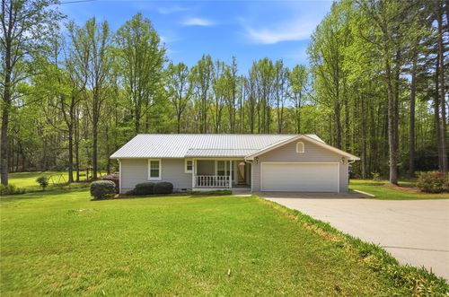 305 Wildwood Rd, Walhalla, SC, 29691-4054 | Card Image