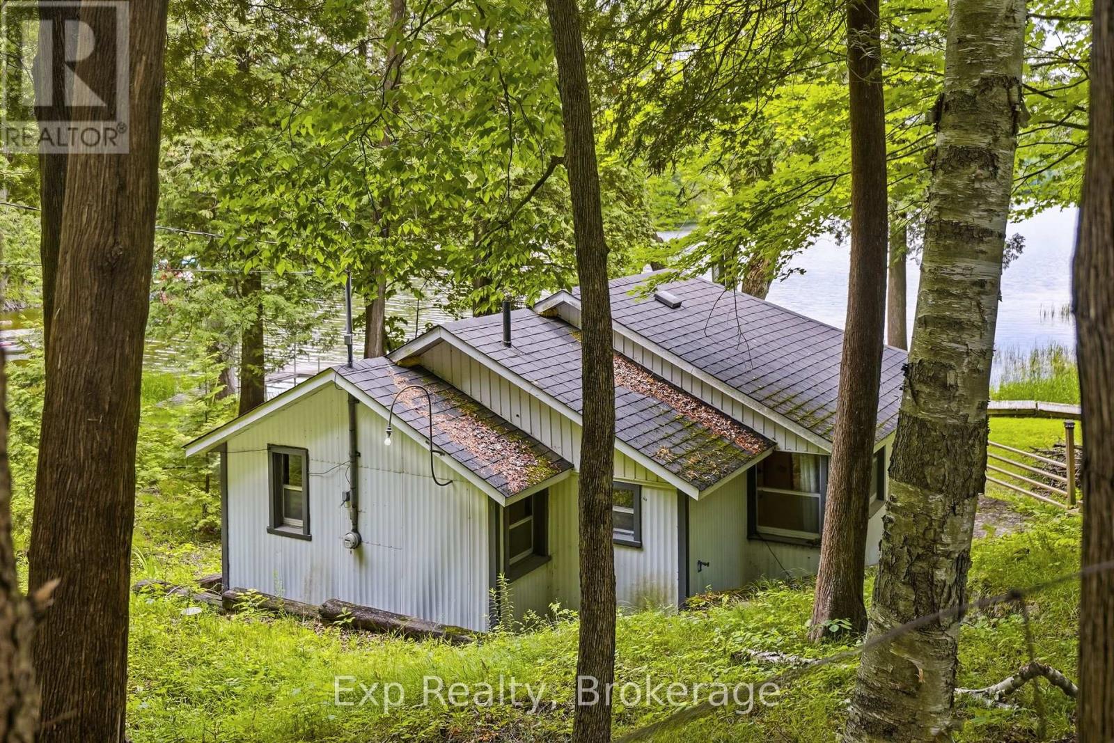Residential in Frontenac (Frontenac South) 5
