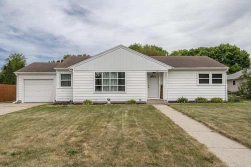 707 N Moreland Boulevard, Waukesha, WI, 53188 | Card Image