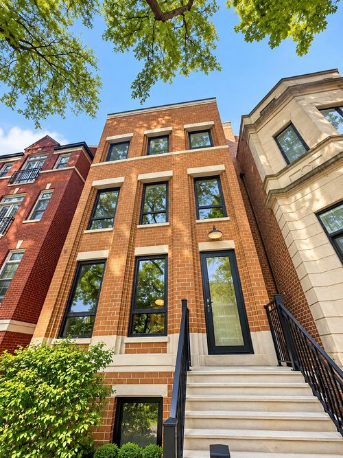 2-1834 N Hudson Ave, Chicago, IL, 60614-7979 | Card Image