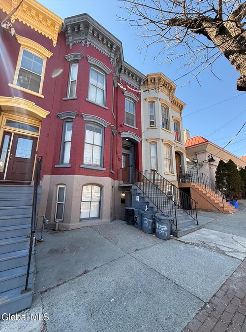 372 Clinton Ave, Albany, NY, 12206-3163 | Card Image