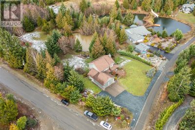 1678 Meadowood Way, House other with 4 bedrooms, 4 bathrooms and 4 parking in Qualicum Beach BC | Image 2