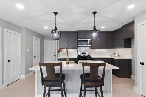 9946 Lanewell St, Houston, TX, 77029-3526 | Card Image