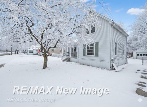 1827 Delaware St, Saginaw, MI, 48602-4928 | Card Image