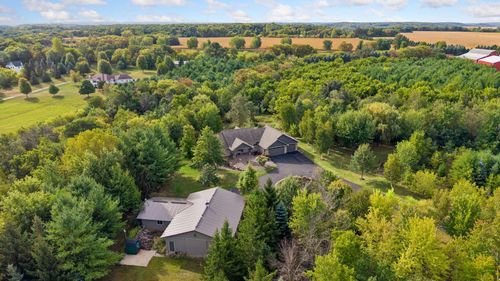 555 Chinnock Lane, RIVER FALLS, WI, 54022 | Card Image