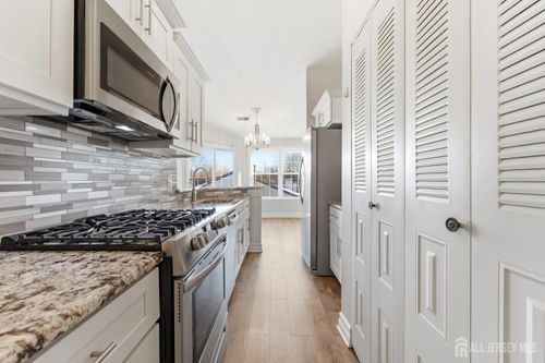 3373 Cypress Ct, MONMOUTH JUNCTION, NJ, 08852-2109 | Card Image