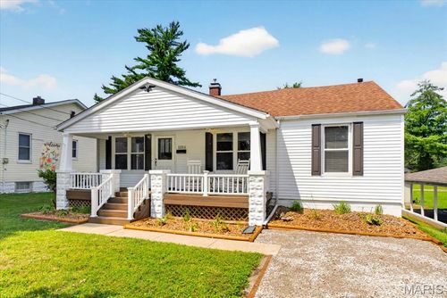 1211 Kinsella Ave, Swansea, IL, 62226-1630 | Card Image