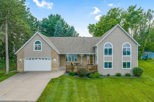 5807 Otter Lake Rd, White Bear Tp, MN, 55110-6421 | Card Image