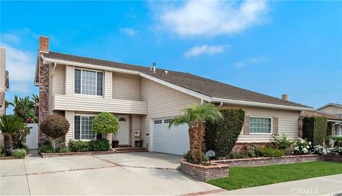 10667 La Bahia Ave, Fountain Valley, CA, 92708-4820 | Card Image