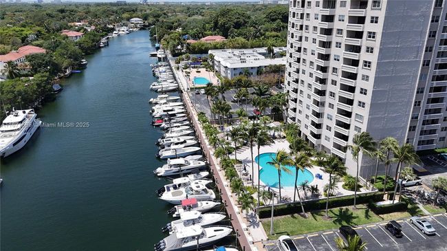 APT-1015 - 90 Edgewater Dr, Condo with 2 bedrooms, 2 bathrooms and null parking in Coral Gables FL | Image 14