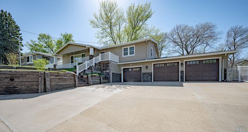 2641 S Helen St, Sioux City, IA, 51106-3210 | Card Image