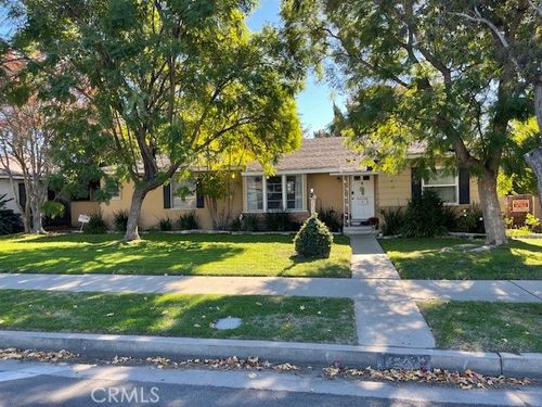 13430 Oxnard St, Valley Glen, CA, 91401-4041 | Card Image