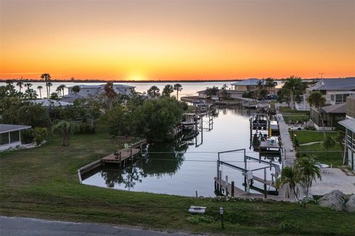 363 Oak St, Englewood, FL, 34223-2821 | Card Image