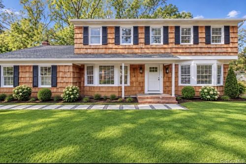 7 Woodland Rd, Miller Place, NY, 11764-2241 | Card Image