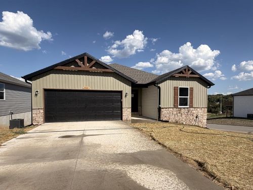 900 Shorthorn Ln, Marshfield, MO, 65706-5503 | Card Image
