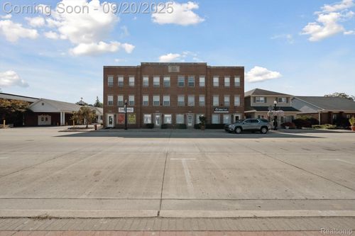2-241 Main St, Belleville, MI, 48111-2643 | Card Image