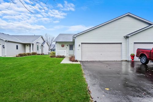 35 S Walnut Drive, North Aurora, IL, 60542 | Card Image