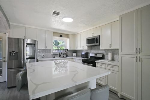 306 W Houston Ave, Pasadena, TX, 77502-1905 | Card Image