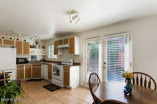 c-965 N Venice Avenue, Tucson, AZ, 85711 | Card Image
