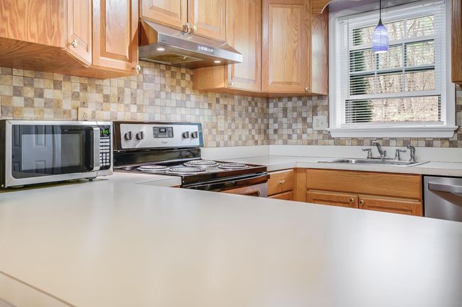 4 Chestnut Cir, Condo with 2 bedrooms, 3 bathrooms and null parking in Merrimack NH | Image 9