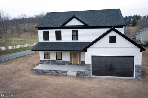 19 Bogey Dr, MARTINSBURG, WV, 25405-5773 | Card Image