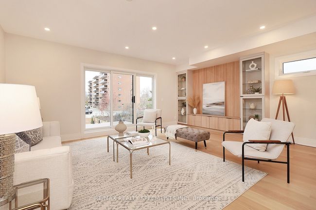 1048 Roosevelt Rd, House attached with 5 bedrooms, 6 bathrooms and 2 parking in Mississauga ON | Image 21