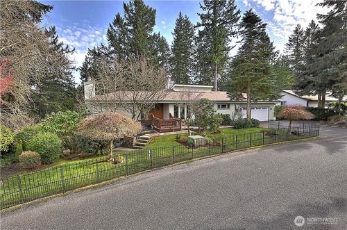 6839 Topaz Dr Sw, Lakewood, WA, 98498-6417 | Card Image
