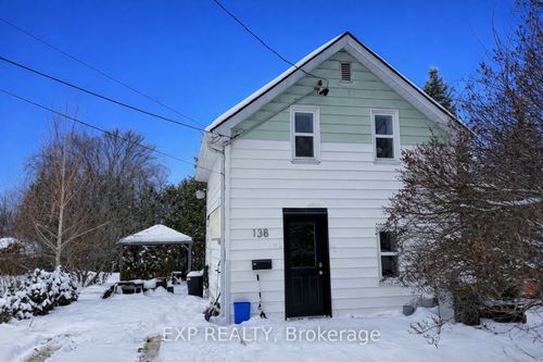 138 Blake St, Renfrew, ON, K7V2L2 | Card Image