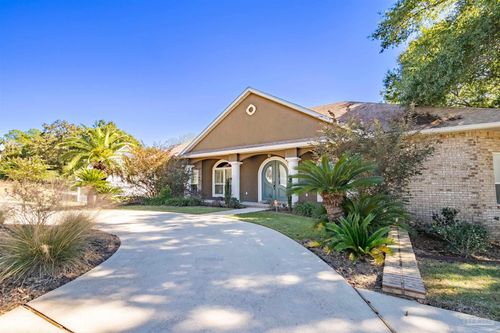 1011 Bucyrus Ln, Cantonment, FL, 32533-4885 | Card Image