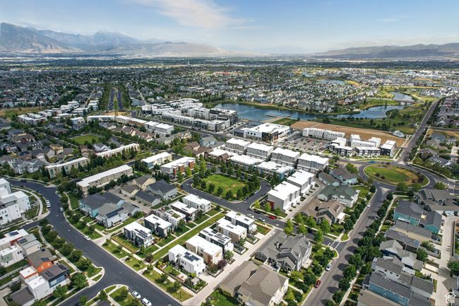 Aerial view of property's location featuring a water and mountain view and nearby suburban area | Image 58