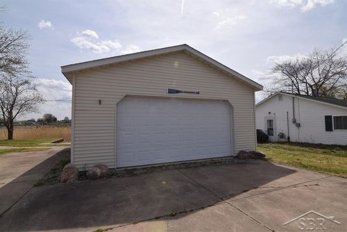 5713 Island Dr, Beaverton, MI, 48612 | Card Image