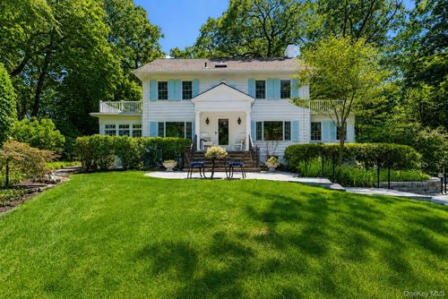 2 Kaiser Hill Rd, Halesite, NY, 11743-1228 | Card Image