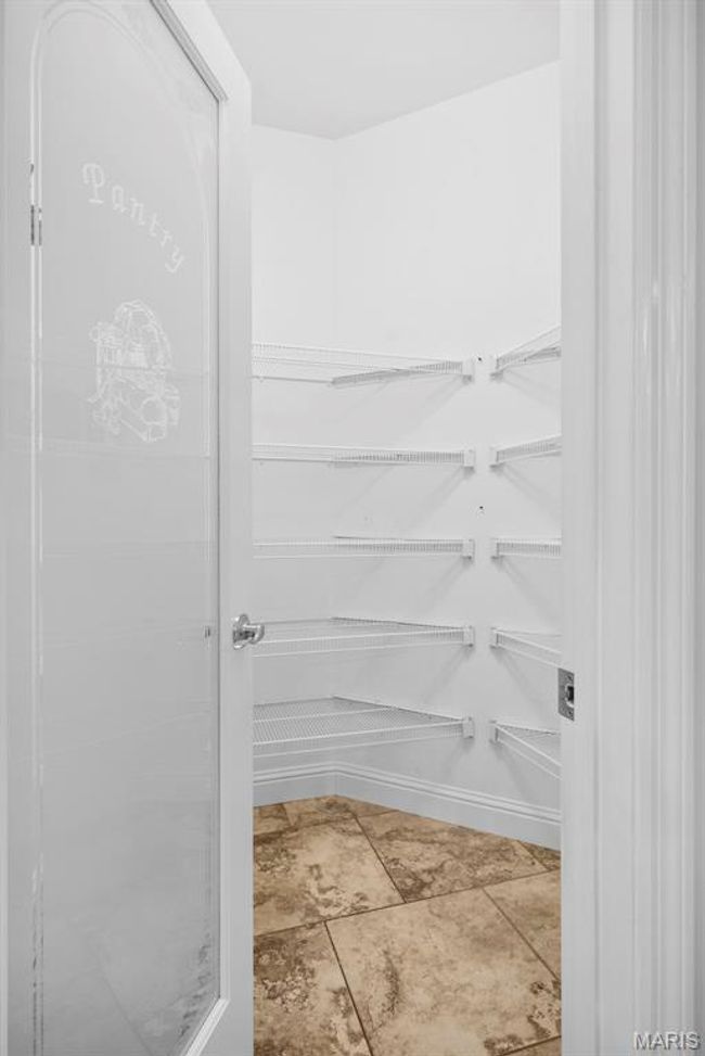 Walk-in Pantry | Image 14