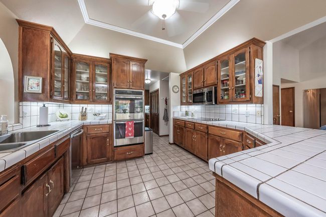 9415 21 St Ave, Home with 3 bedrooms, 3 bathrooms and null parking in Lemoore CA | Image 27