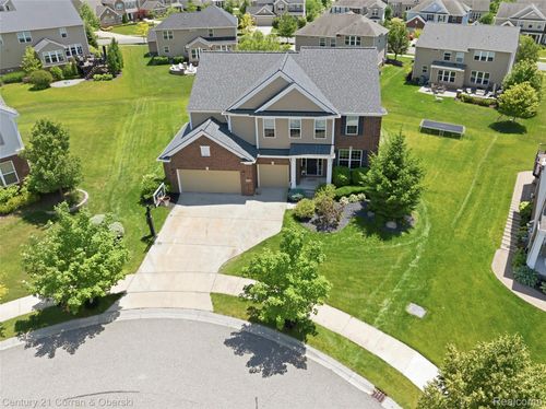 24986 Carriage Ln, South Lyon, MI, 48178-8333 | Card Image