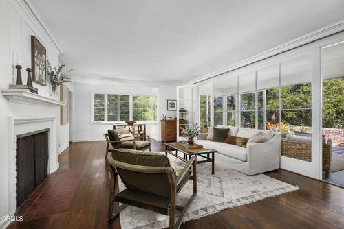 1556 Scenic Dr, Pasadena, CA, 91103-1937 | Card Image