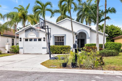 5568 American Cir, Delray Beach, FL, 33484-8502 | Card Image
