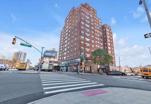 7f-10740 70th Rd, Forest Hills, NY, 11375-4241 | Card Image