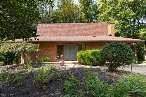 2440 Townsend Dr, Wooster, OH, 44691-1832 | Card Image