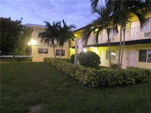 7-16851 Ne 21st Ave, North Miami Beach, FL, 33162-6201 | Card Image