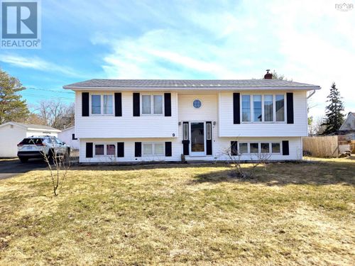 9 Patterson Street, Amherst, NS, B4H1G6 | Card Image