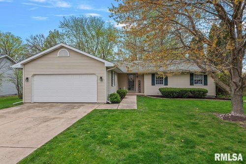 112 Price Pl, Williamsville, IL, 62693-9011 | Card Image