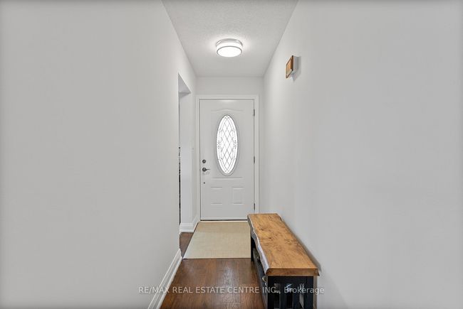 82 Simmons Blvd, House other with 3 bedrooms, 2 bathrooms and 4 parking in Brampton ON | Image 4
