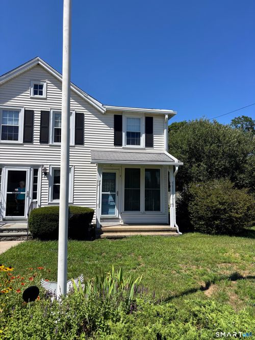 7 Main Street, Essex, CT, 06409 | Card Image