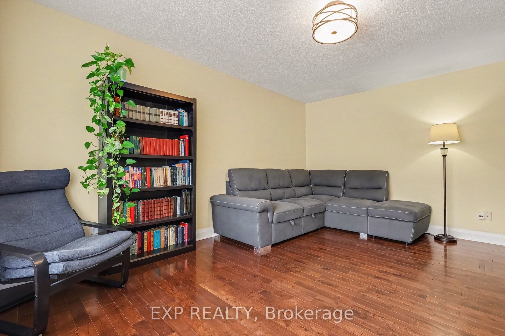 Residential in Blossom Park - Airport and Area 5