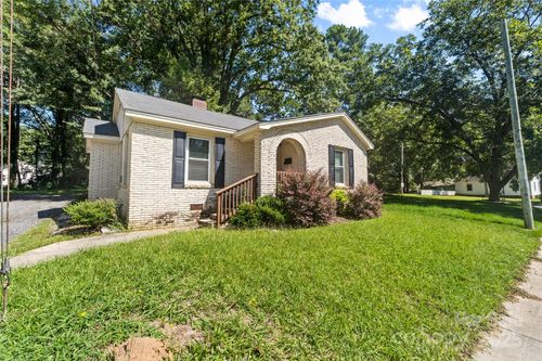 602 W Garrison Blvd, Gastonia, NC, 28052-4046 | Card Image